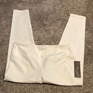 New Khakis & Co Women's White seamless legging